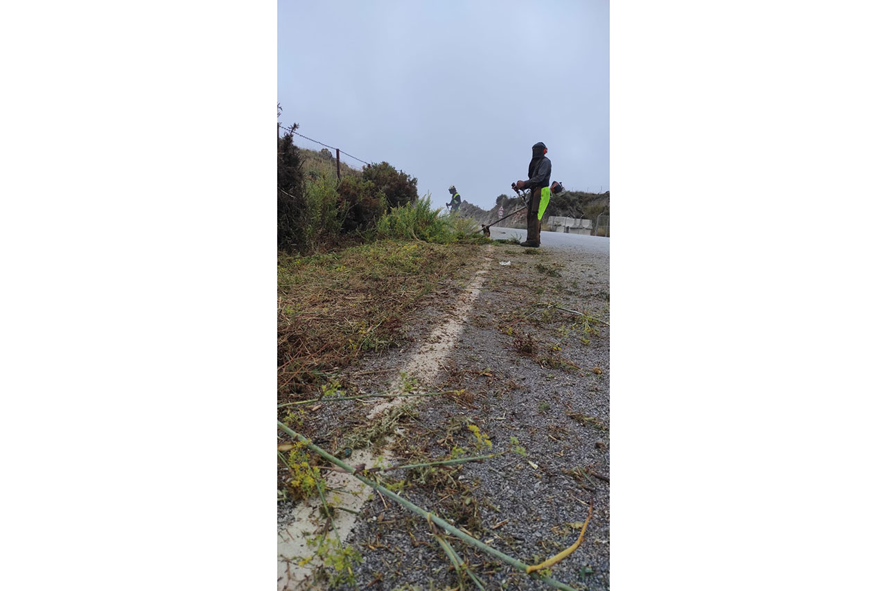 Realizan mejoras en las carreteras de acceso a Cartajima