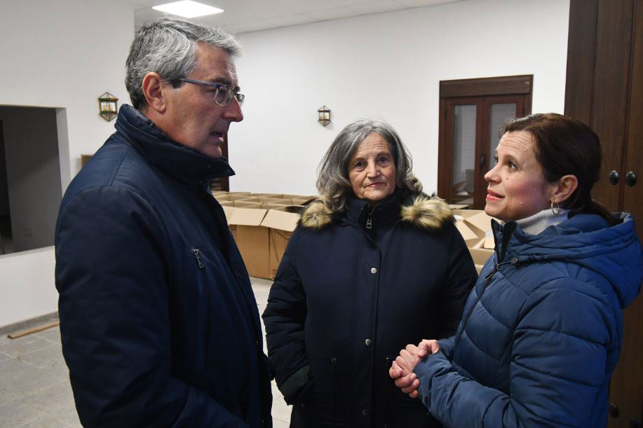 El presidente de la Diputación de Málaga realiza una visita a Cartajima