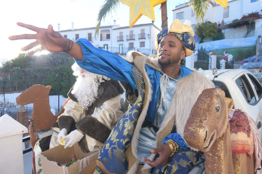 Los Reyes Magos reparten ilusión en el Valle del Genal