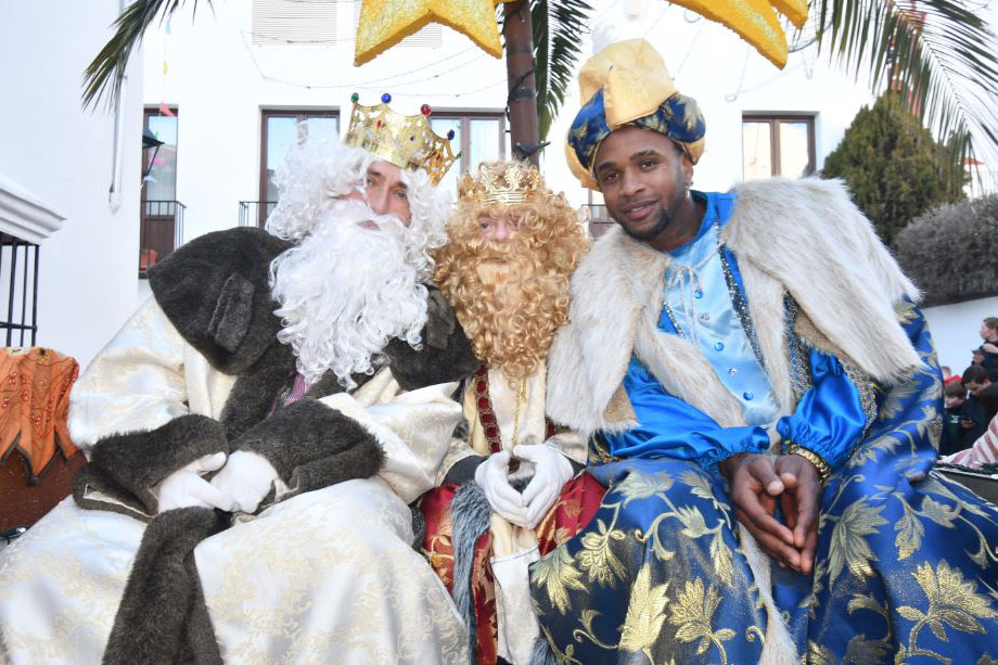 Los Reyes Magos reparten ilusión en el Valle del Genal