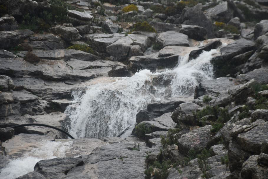 Resurge con las lluvias el arroyo de Nolones, en Cartajima
