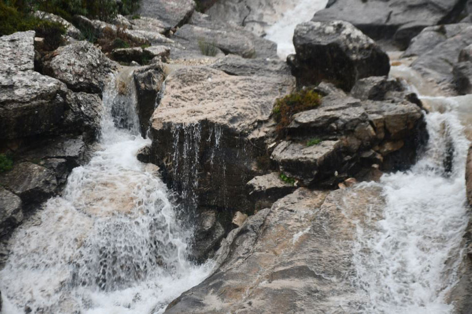 Resurge con las lluvias el arroyo de Nolones, en Cartajima