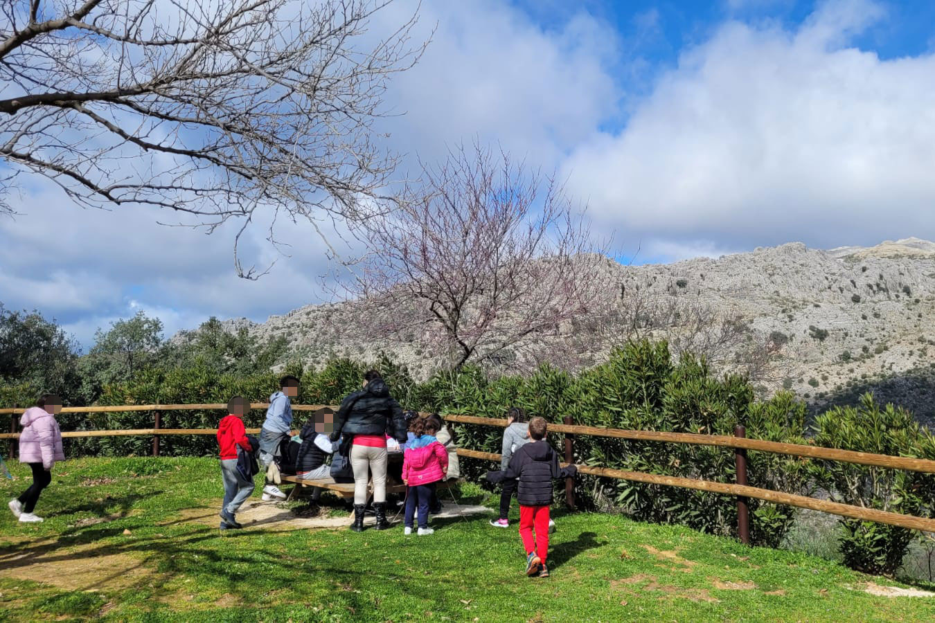 Cartajima acogió un campamento para iniciar su semana blanca