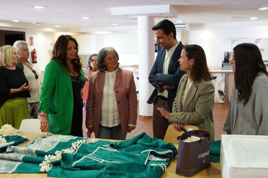 Cartajima desarrolla el taller ‘Mayores de la Costura’