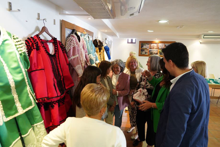 Cartajima desarrolla el taller ‘Mayores de la Costura’