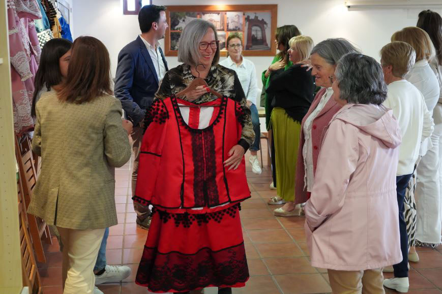 Cartajima desarrolla el taller ‘Mayores de la Costura’