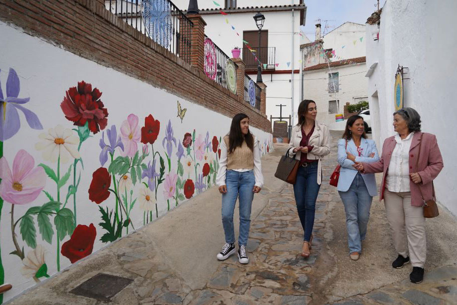 La delegada de justicia y administración local visita Cartajima