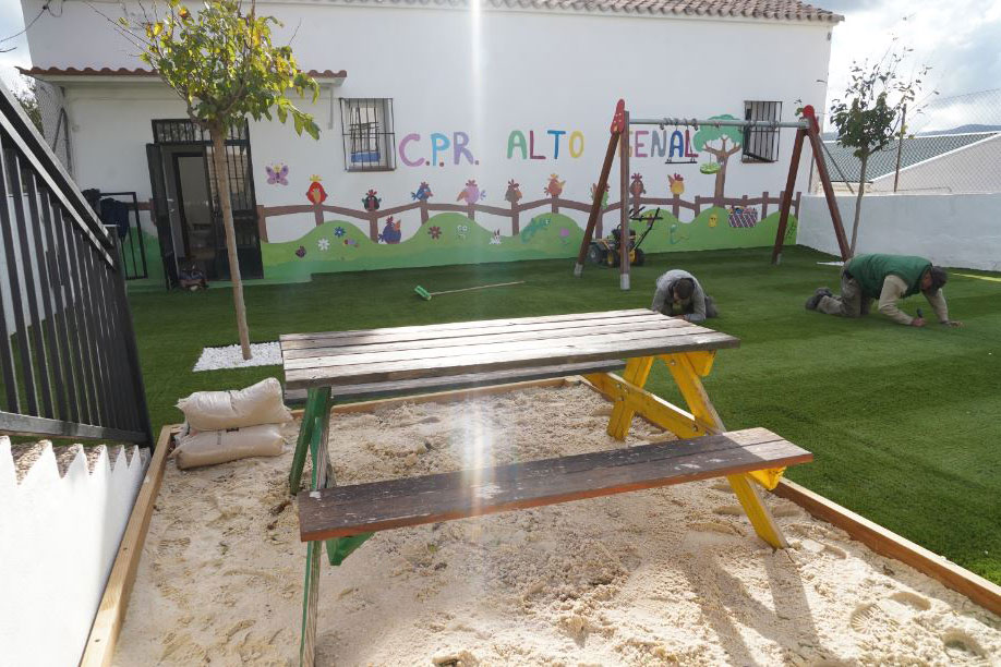 Cartajima realiza mejoras en su colegio público