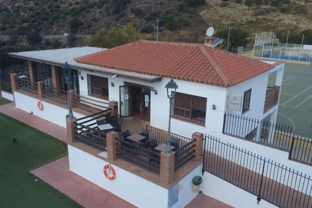 Un referente gastronómico, restaurante de la piscina de Cartajima