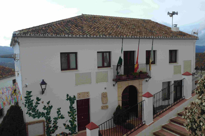 Cartajima realiza mejoras en la casa consistorial