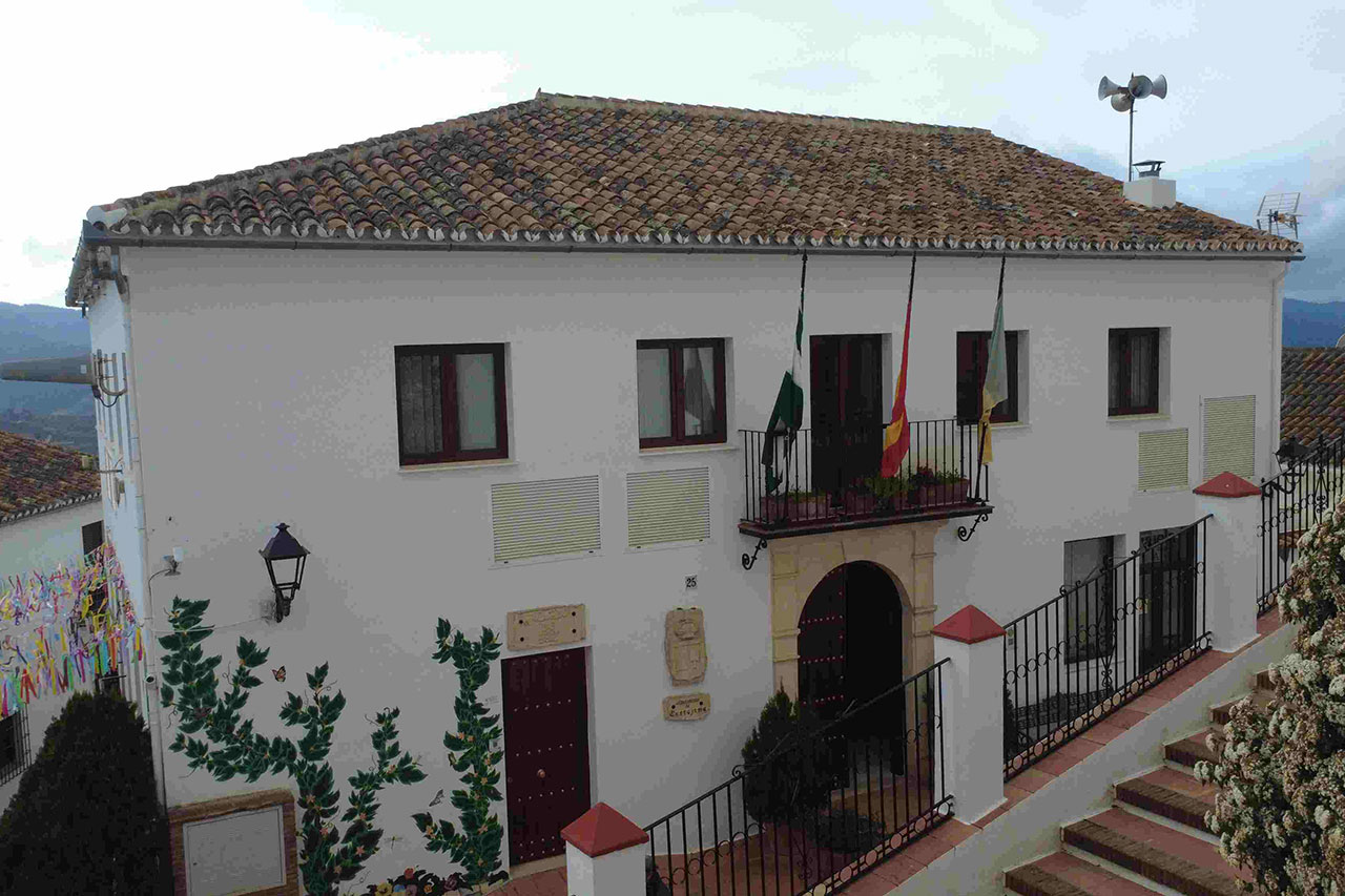 Cartajima realiza mejoras en la casa consistorial