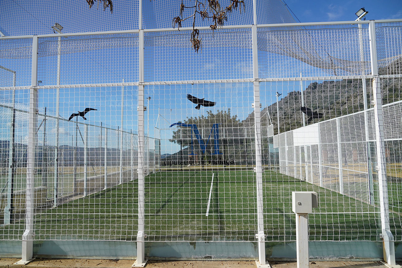 Cartajima lleva a cabo la renovación integral de su pista de pádel